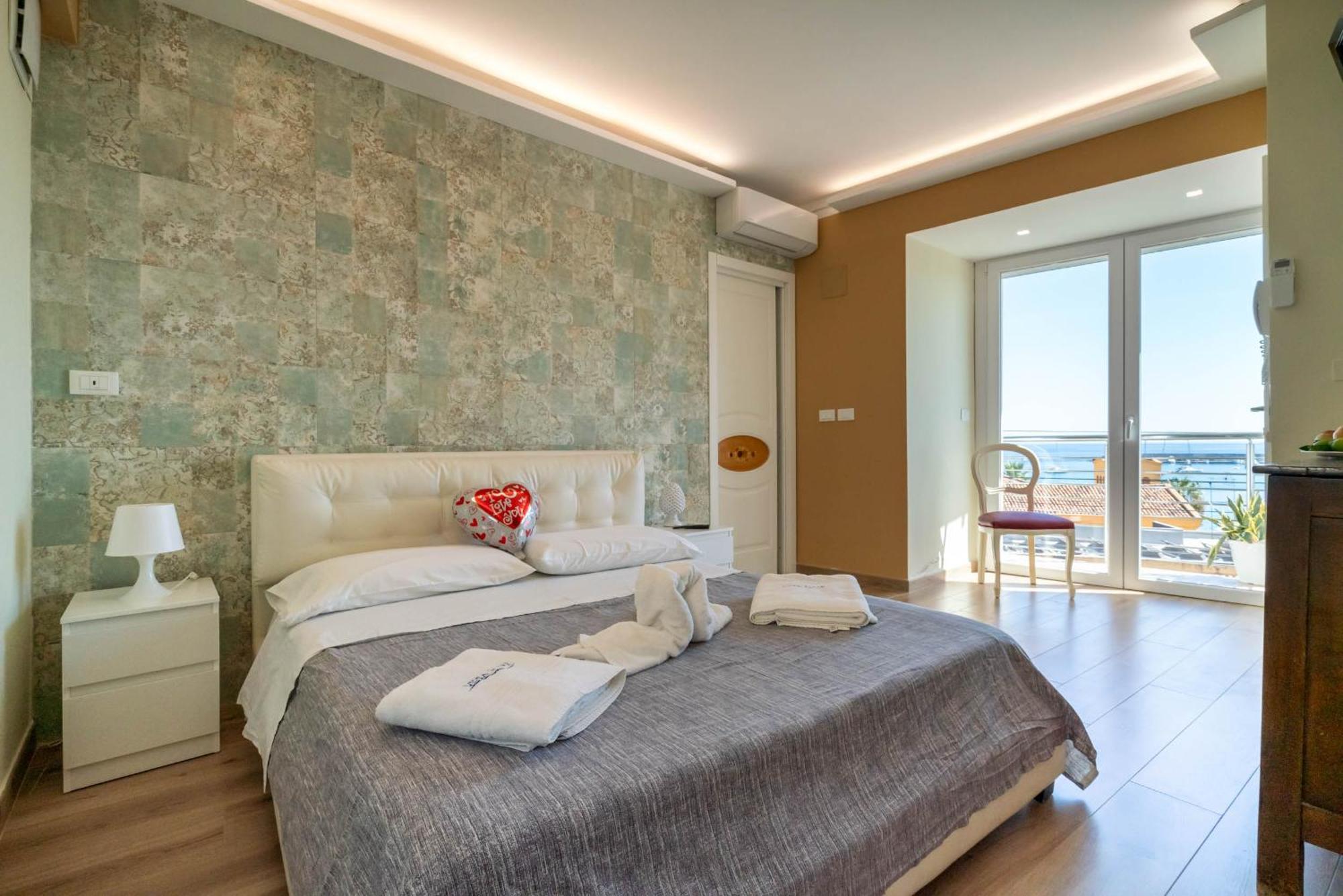 Vista Mare Apartments Giardini Naxos Exterior photo