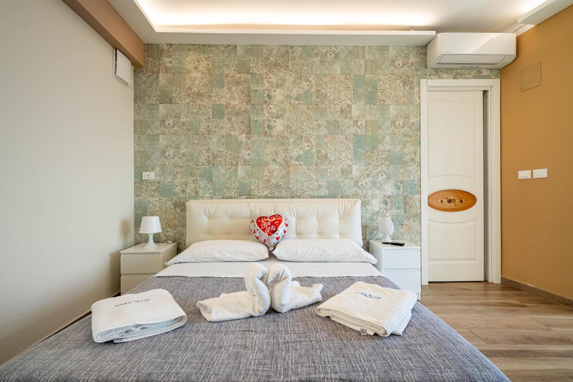 Vista Mare Apartments Giardini Naxos Room photo