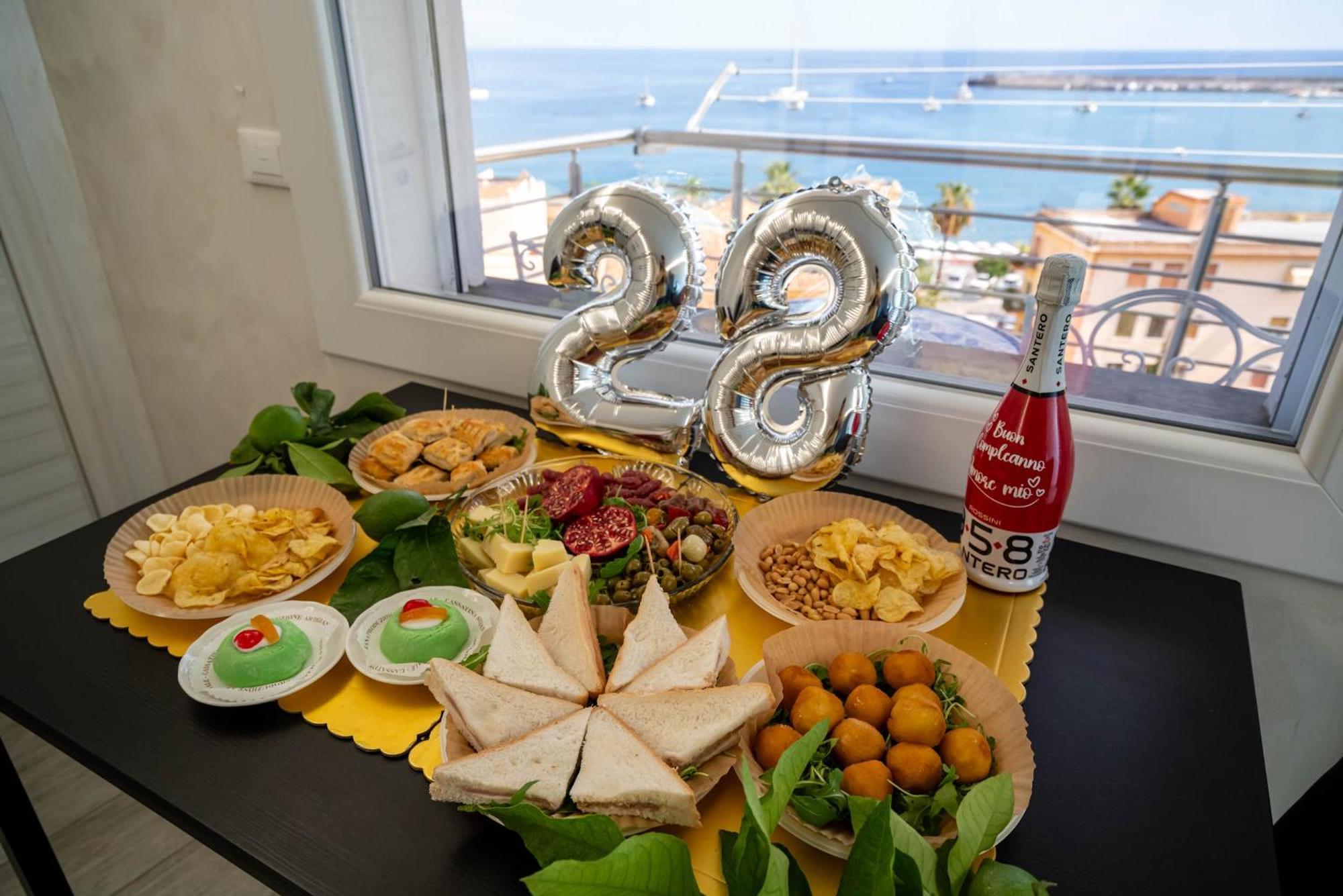 Vista Mare Apartments Giardini Naxos Room photo